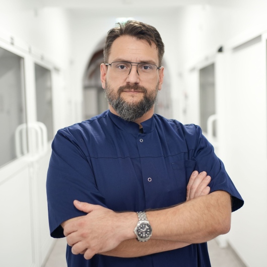 chirurg kamil bury